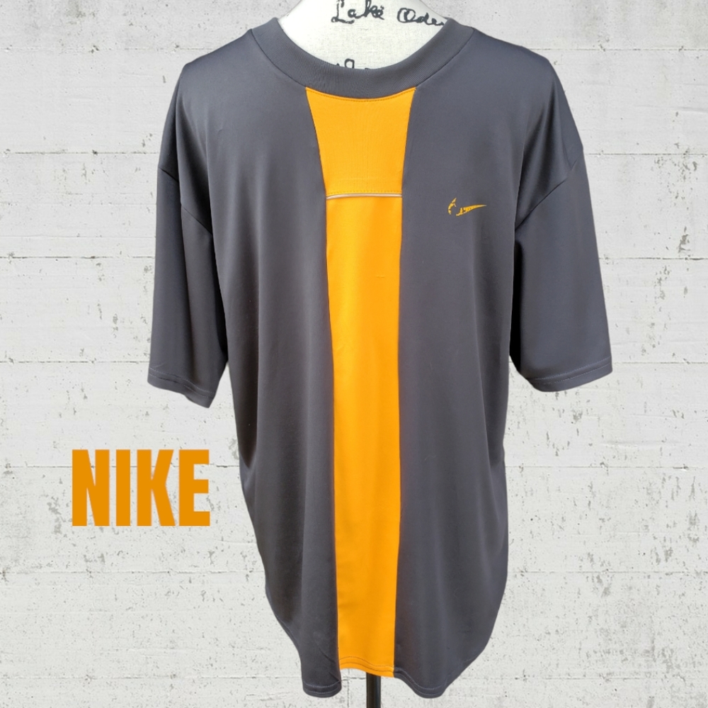 NIKE Mens Athletic Shirt